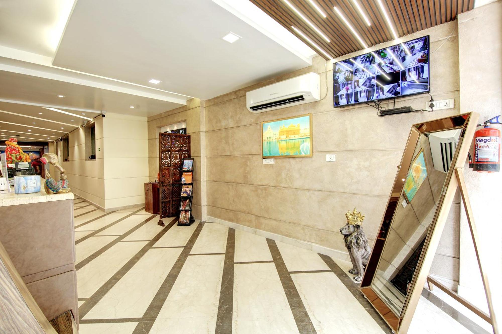 Hotel Neu Villa - Near Connaught Place & New Delhi Railway Station מראה חיצוני תמונה