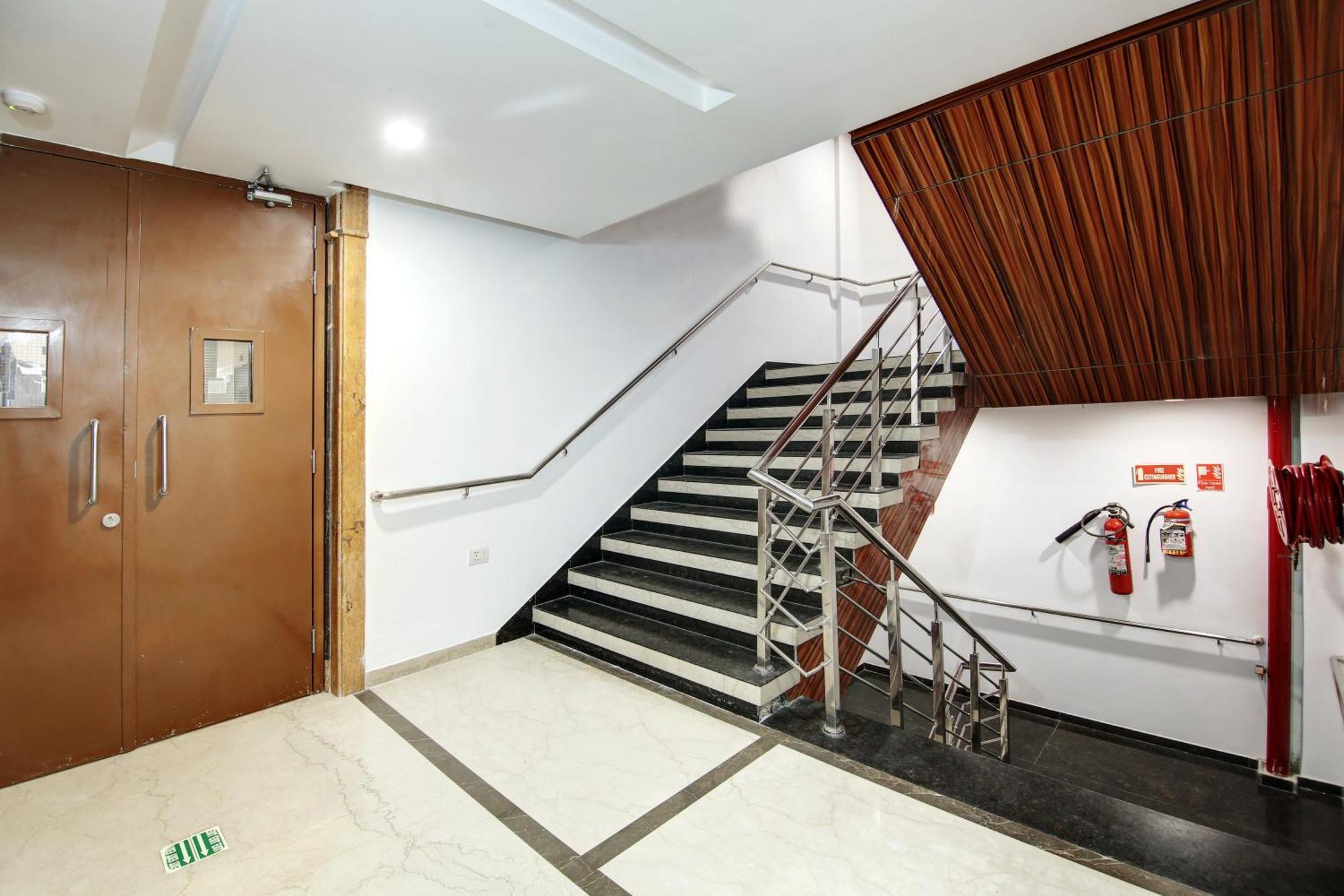 Hotel Neu Villa - Near Connaught Place & New Delhi Railway Station מראה חיצוני תמונה