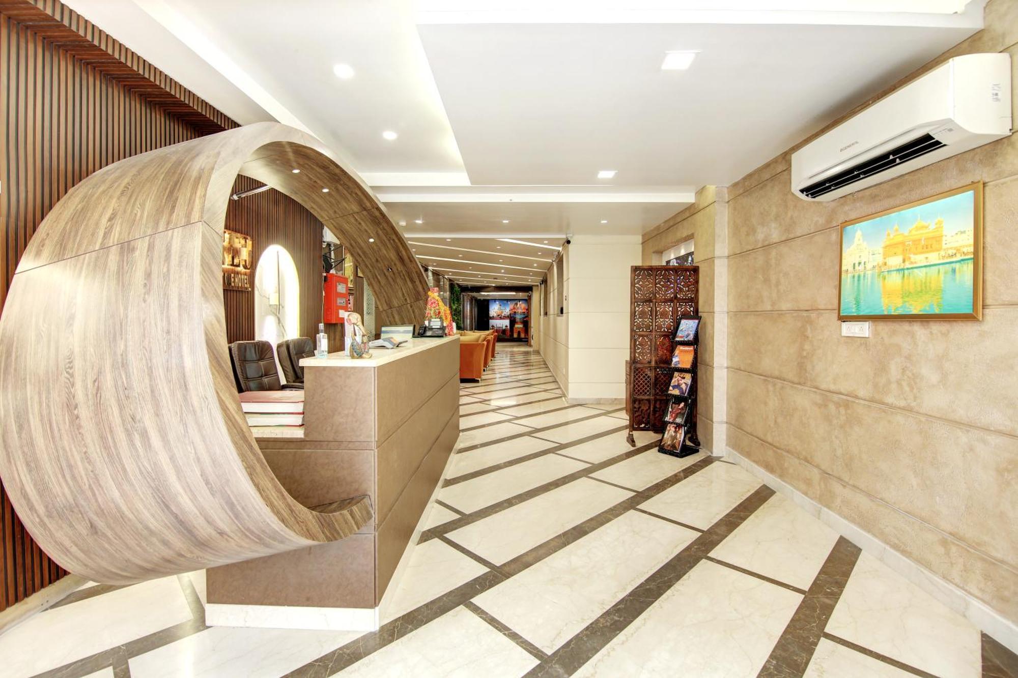 Hotel Neu Villa - Near Connaught Place & New Delhi Railway Station מראה חיצוני תמונה